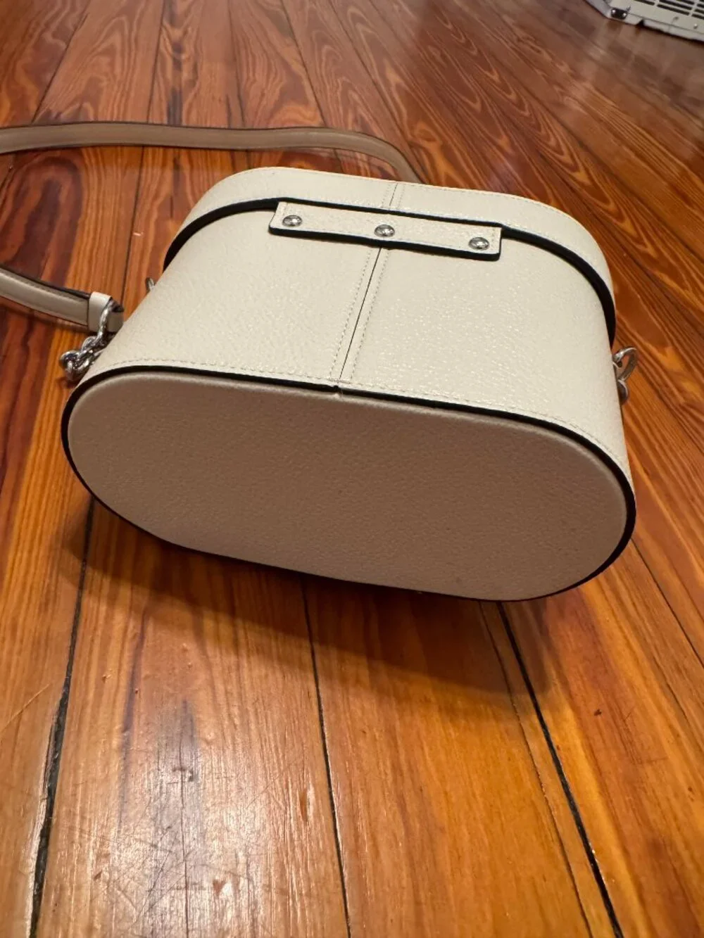 Coach Bucket Bag - Picture 2 of 9